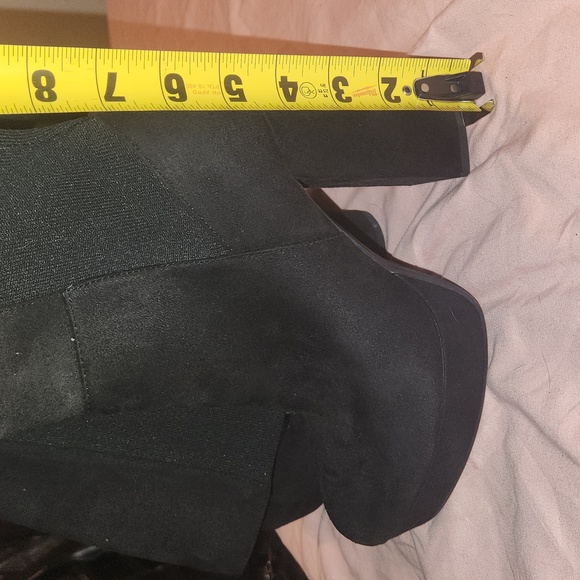 Black unbranded Heeled Boots - Picture 3 of 3